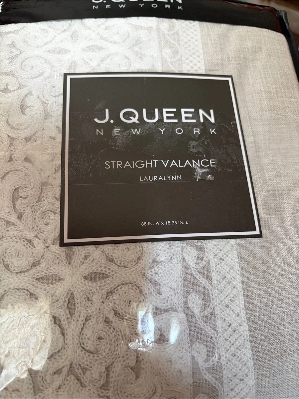 J. Queen New York Lauralynn Window Straight Valance sz 88”x18.25”